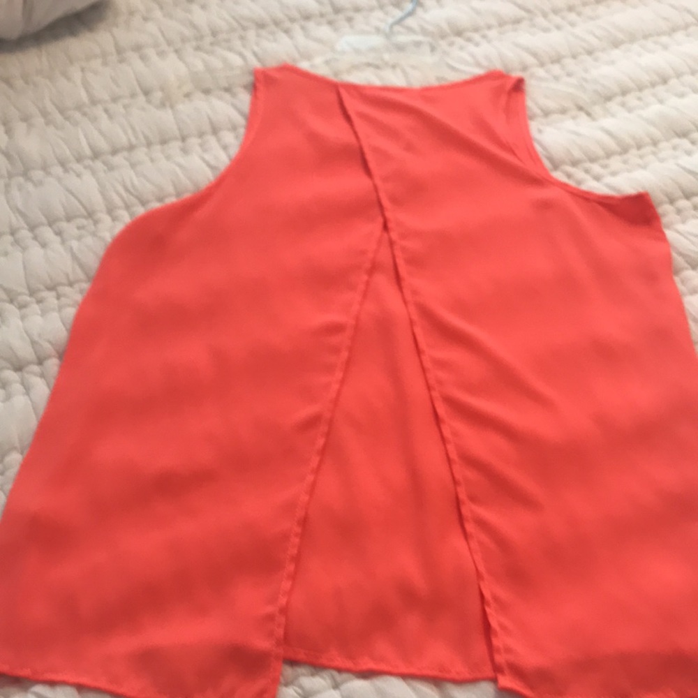 Split Back Tunic Top - Picture 4 of 4